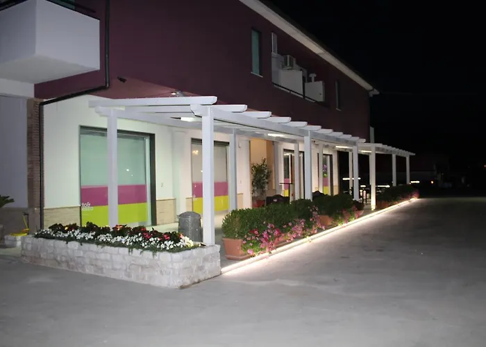 Alojamento de Acomodação e Pequeno-almoço Otto&mezzo Eboli