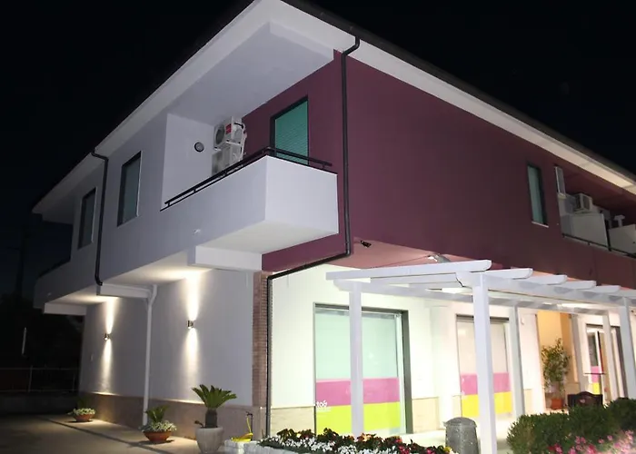 Alojamento de Acomodação e Pequeno-almoço Otto&mezzo 3*